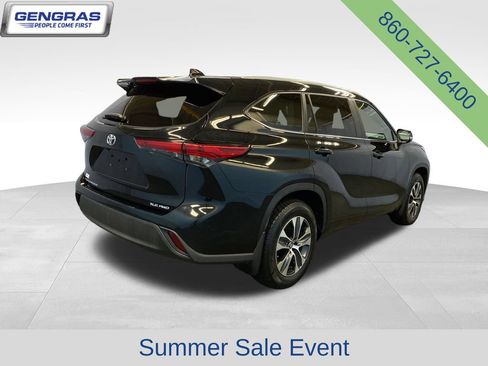 Used 2023 Toyota Highlander XLE AWD/4WD image 8