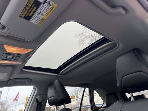 Used 2020 Toyota RAV4 XLE Premium image 21