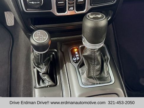 Used 2025 Jeep Wrangler Sport S image 18