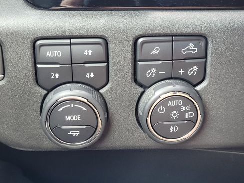 Used 2024 Chevrolet Silverado 3500 High Country w/ Technology Package image 21