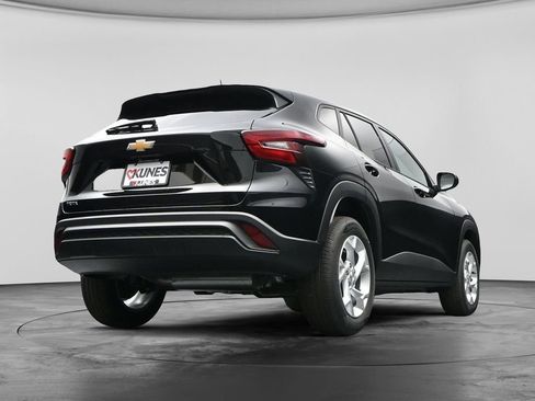 New 2026 Chevrolet Trax LS w/ LS Convenience Package FWD image 48