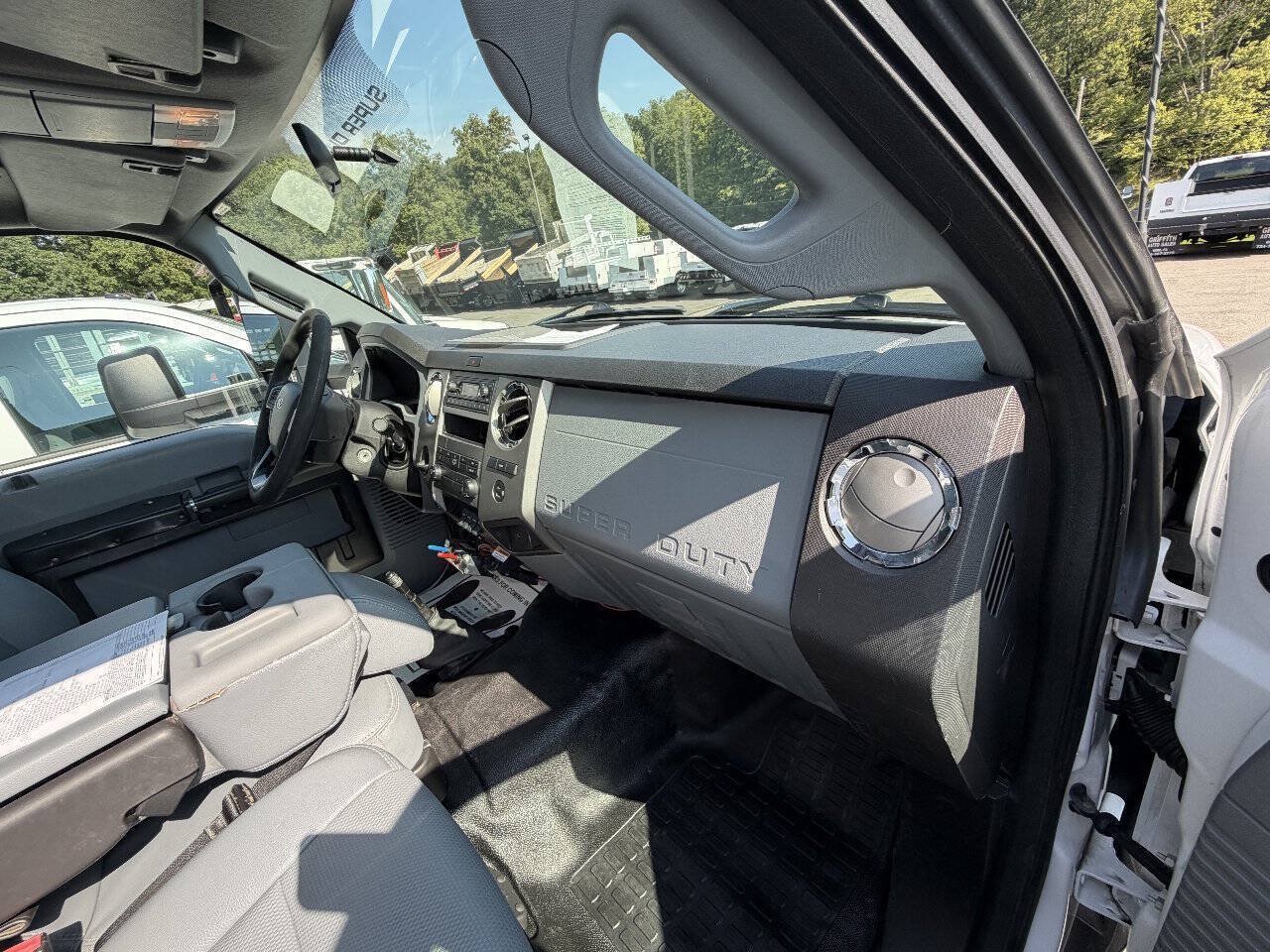 Used 2022 Ford F650 2WD Regular Cab Super Duty image 42