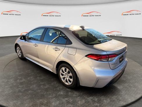 Used 2024 Toyota Corolla LE image 11