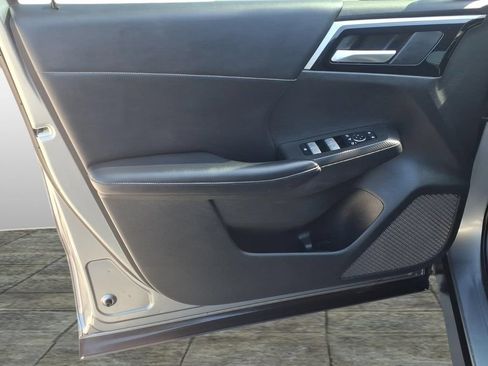 Used 2023 Mitsubishi Outlander SE FWD image 11