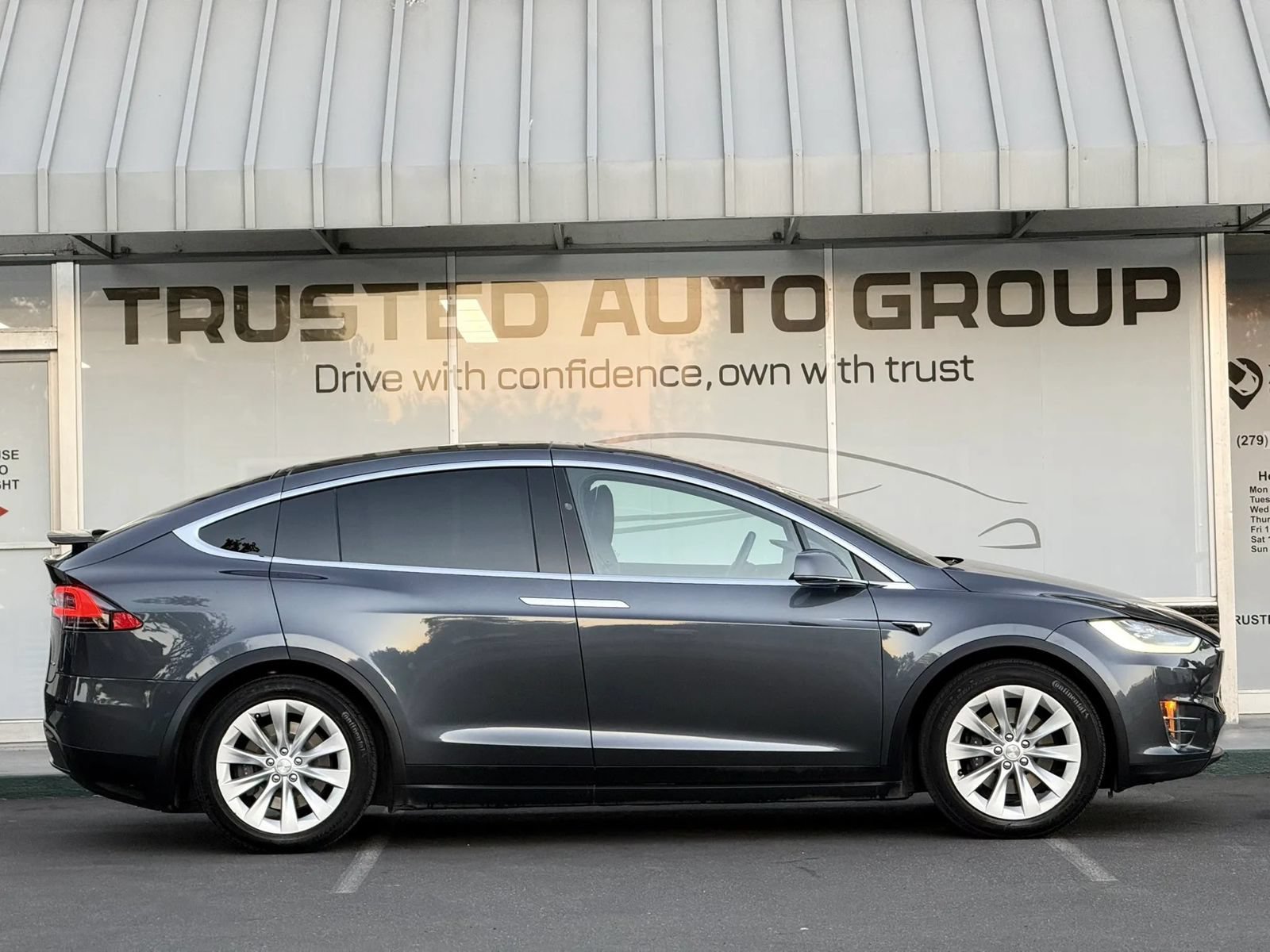 Used 2019 Tesla Model X 75D AWD/4WD image 5