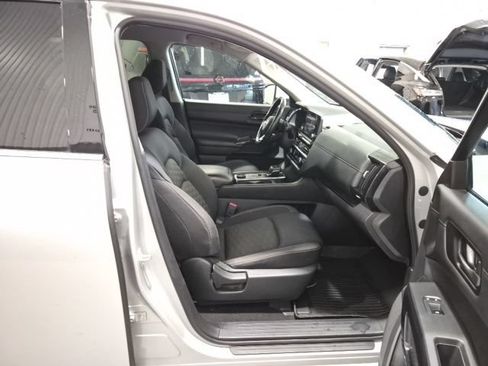 Certified 2024 Nissan Pathfinder SV AWD/4WD image 21