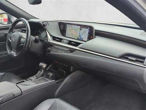 Used 2019 Lexus ES 300h w/ Accessory Package 2 FWD image 26