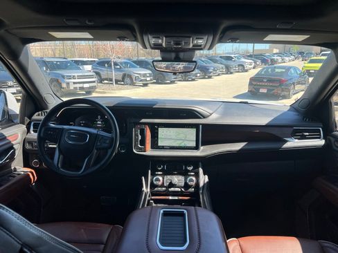 Used 2023 GMC Yukon Denali Ultimate image 24