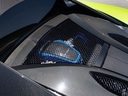 Used 2020 McLaren 620R RWD image 35