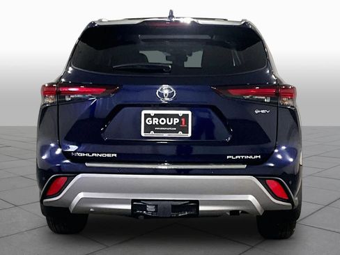 Used 2026 Toyota Highlander Platinum AWD/4WD image 4