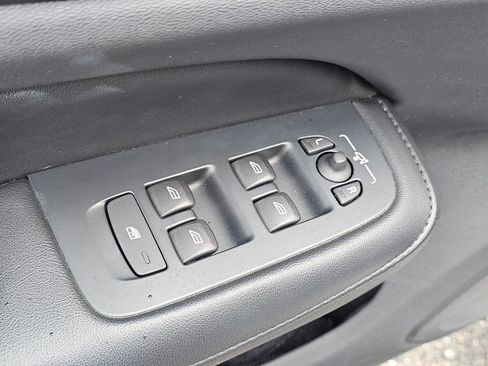 Used 2025 Volvo S60 B5 Core AWD/4WD image 24