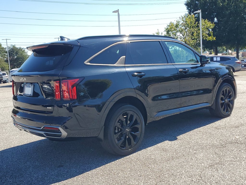 Used 2023 Kia Sorento AWD image 5