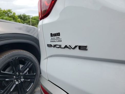 Used 2022 Buick Enclave Essence FWD image 7