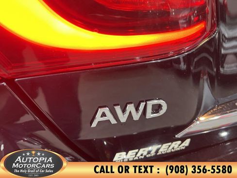 Used 2017 INFINITI Q70 3.7 image 50