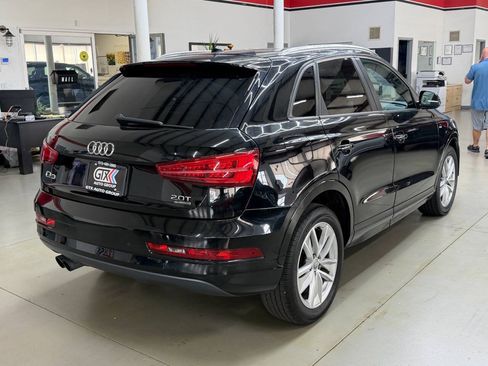 Used 2018 Audi Q3 2.0T Premium w/ Convenience Package AWD/4WD image 2