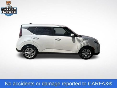 Used 2023 Kia Soul LX FWD image 2