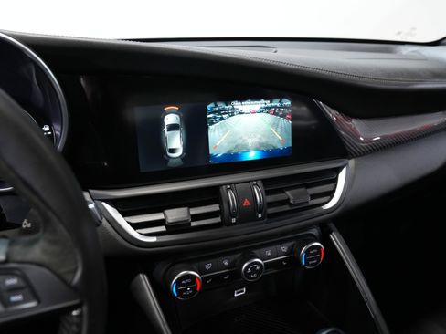 Used 2019 Alfa Romeo Giulia Quadrifoglio w/ Driver Assist Dynamic Package image 47