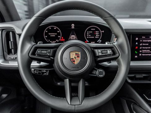 Certified 2025 Porsche Cayenne image 23