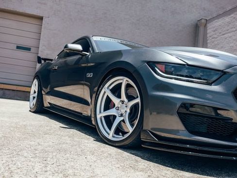 Used 2017 Ford Mustang GT Premium w/ GT Performance Package RWD image 14