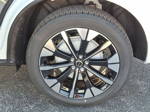 New 2026 Volvo XC60 B5 Plus w/ Protection Package Premier image 5