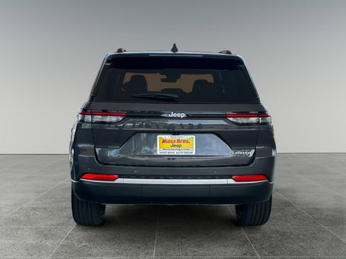 New 2026 Jeep Grand Cherokee Limited RWD image 4
