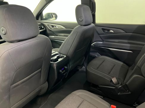 Used 2025 Chevrolet Traverse LT w/ Midnight/Sport Edition AWD/4WD image 20