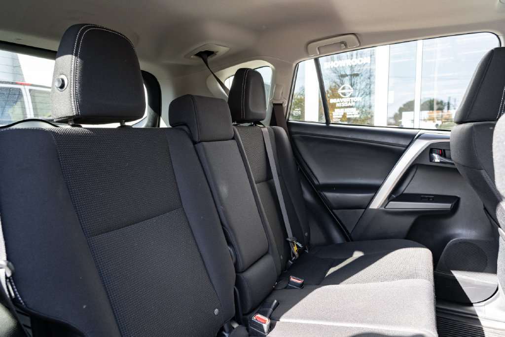 Used 2018 Toyota RAV4 XLE AWD/4WD image 26