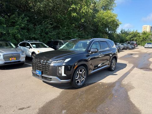 Used 2023 Hyundai Palisade Limited w/ Cargo Package AWD/4WD image 4