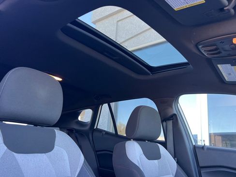 Used 2024 Chevrolet Trax RS w/ Sunroof Package image 18