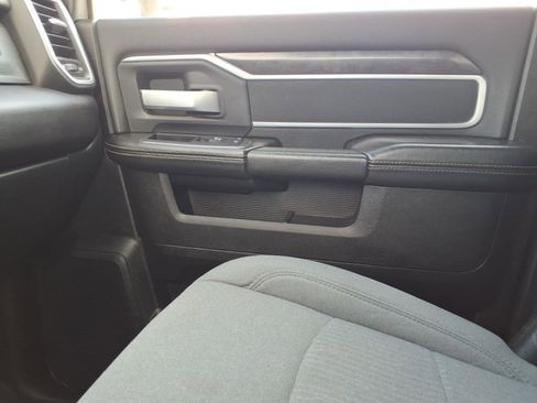 Used 2024 RAM 2500 Big Horn image 24