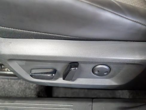 Used 2025 Nissan Rogue SV w/ SV Premium Package image 21