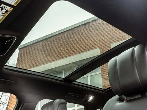 Used 2021 Land Rover Range Rover Sport HSE Dynamic image 12