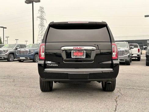 Certified 2019 GMC Yukon Denali w/ Denali Ultimate Package AWD/4WD image 11