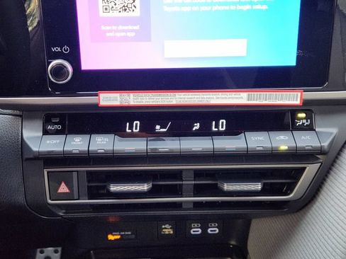 New 2026 Toyota Camry SE w/ Convenience Package FWD image 18