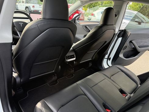 Used 2023 Tesla Model Y Performance AWD/4WD image 16