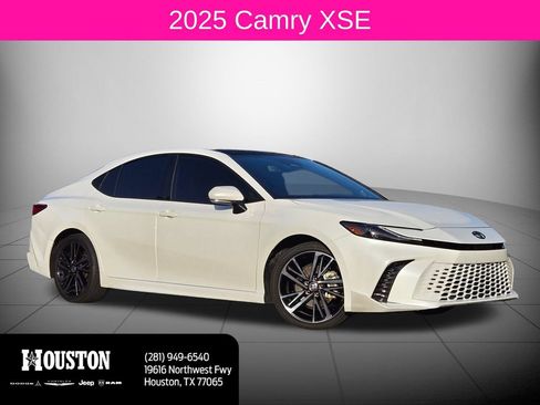 Used 2025 Toyota Camry XSE w/ Premium Package FWD image 1