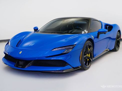 Used 2025 Ferrari SF90 Spider Base image 2