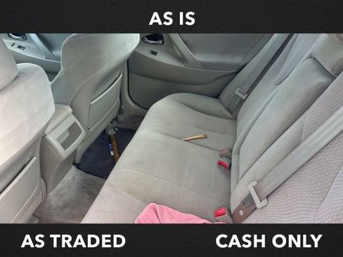 Used 2011 Toyota Camry LE image 19