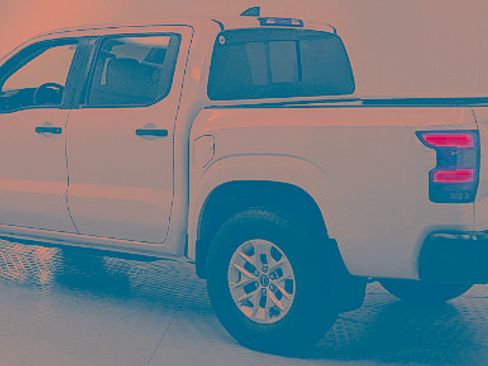 Used 2025 Nissan Frontier S image 4