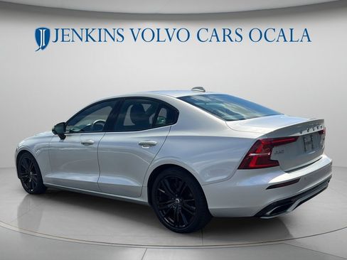 Used 2020 Volvo S60 T6 R-Design AWD/4WD image 5