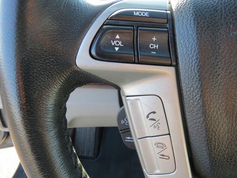 Used 2011 Honda Accord EX-L image 13