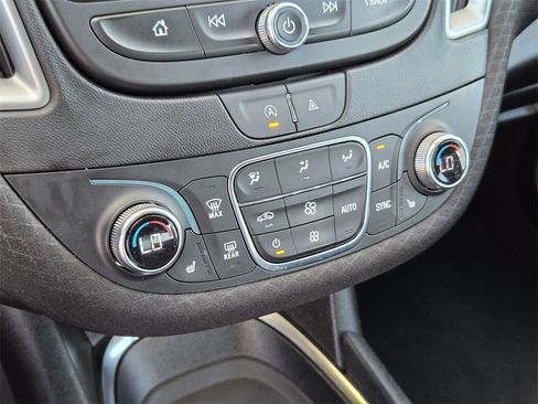 Used 2024 Chevrolet Malibu LT image 16