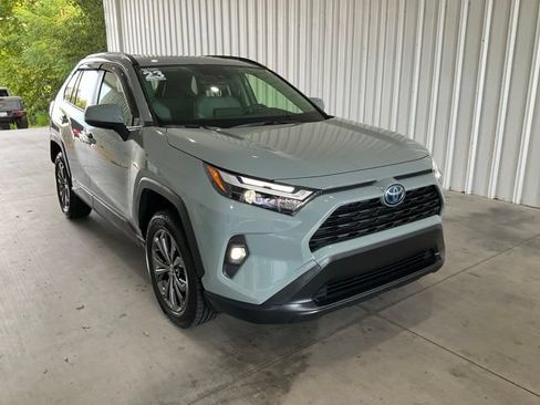 Used 2023 Toyota RAV4 XLE Premium AWD/4WD image 27