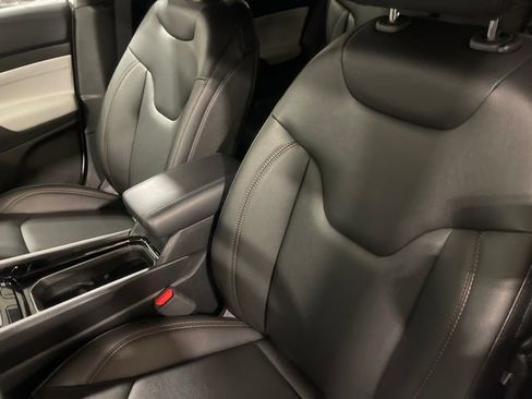 New 2025 Jeep Compass Limited image 22