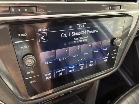 Used 2024 Volkswagen Tiguan SE image 35