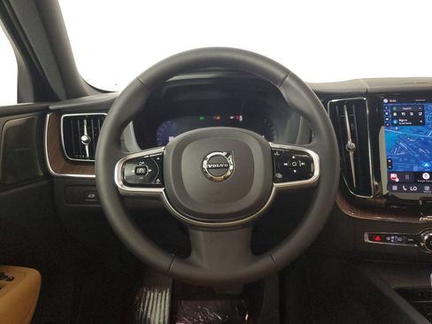Used 2024 Volvo XC60 B5 Ultimate w/ Protection Package Premier AWD/4WD image 18