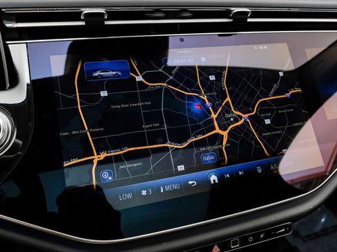 Used 2025 Mercedes-Benz E 350 Sedan image 26