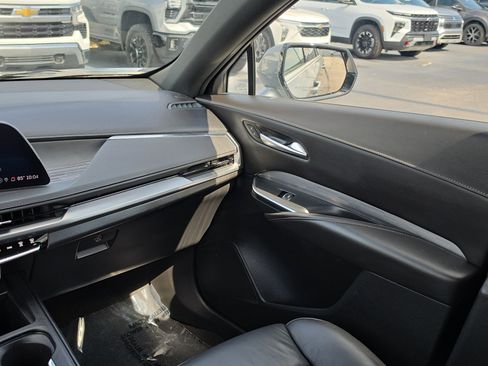 Certified 2025 Cadillac XT4 Premium Luxury FWD image 11