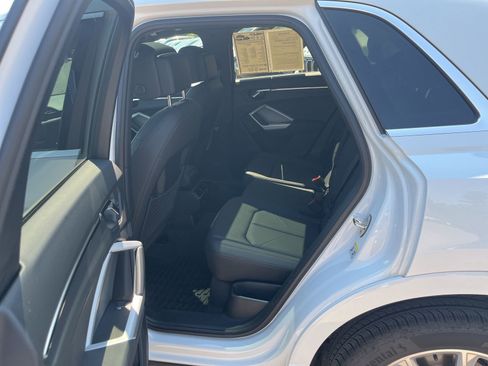 Used 2025 Audi Q3 2.0T Premium w/ Convenience Package image 28