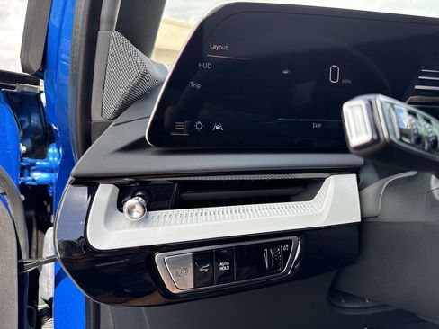 New 2025 Cadillac Optiq Luxury 2 AWD/4WD image 31